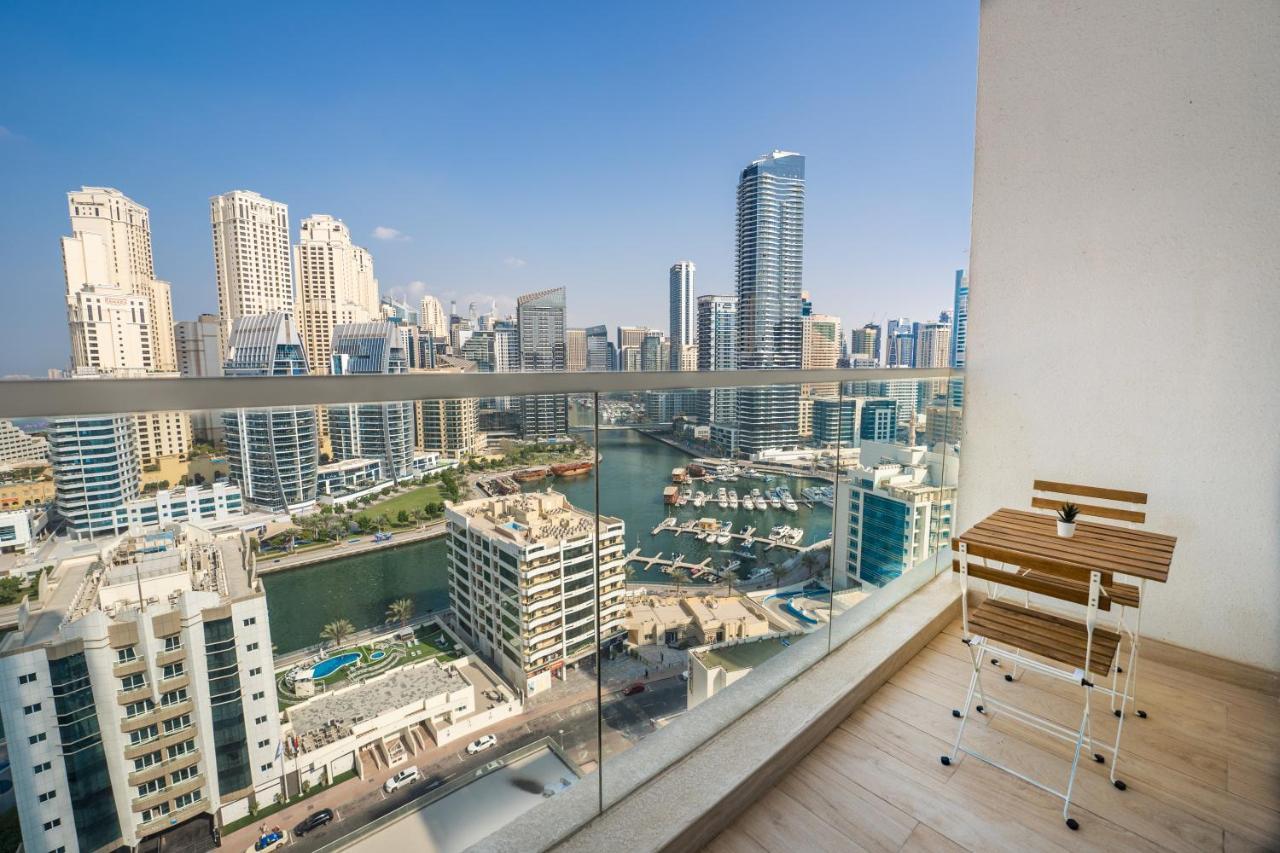 Fam Living - Marina Marvel - Studio Apartment With Breathtaking Views In Studio One Tower 두바이 외부 사진