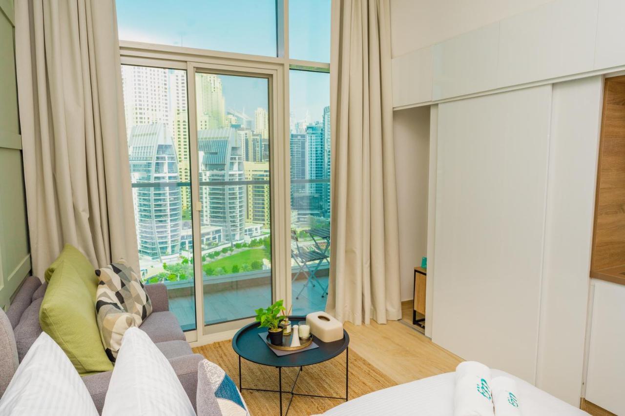 Fam Living - Marina Marvel - Studio Apartment With Breathtaking Views In Studio One Tower 두바이 외부 사진