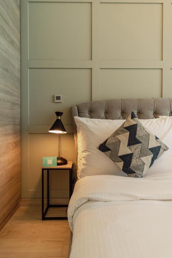 Fam Living - Marina Marvel - Studio Apartment With Breathtaking Views In Studio One Tower 두바이 외부 사진