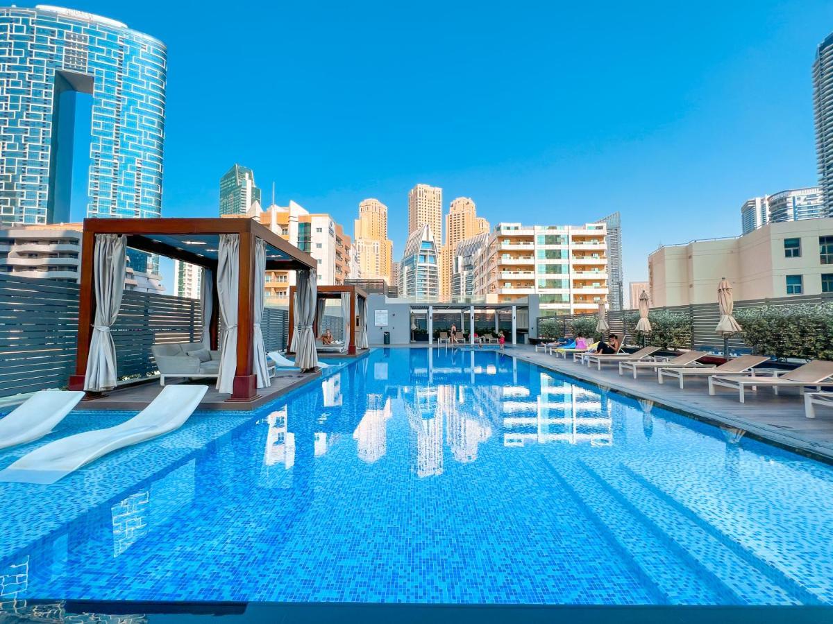 Fam Living - Marina Marvel - Studio Apartment With Breathtaking Views In Studio One Tower 두바이 외부 사진