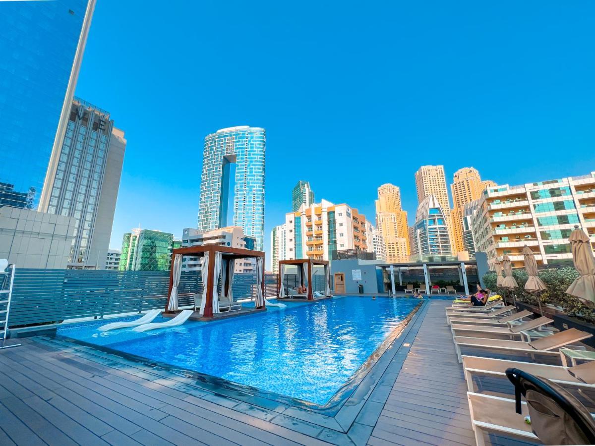 Fam Living - Marina Marvel - Studio Apartment With Breathtaking Views In Studio One Tower 두바이 외부 사진