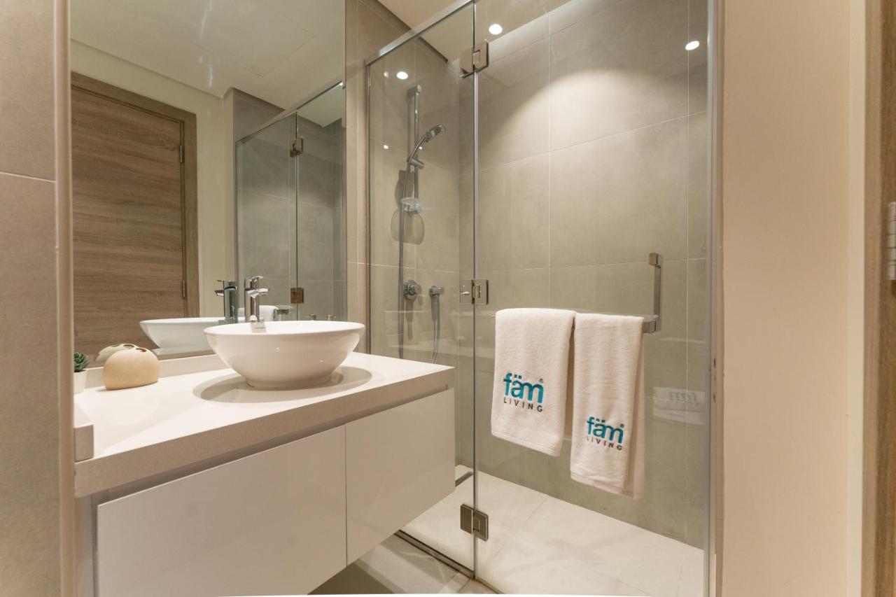 Fam Living - Marina Marvel - Studio Apartment With Breathtaking Views In Studio One Tower 두바이 외부 사진